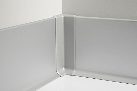 Угол внутренний к алюминиевому плинтусу 60мм анодированное серебро — купить в Ноябрьске