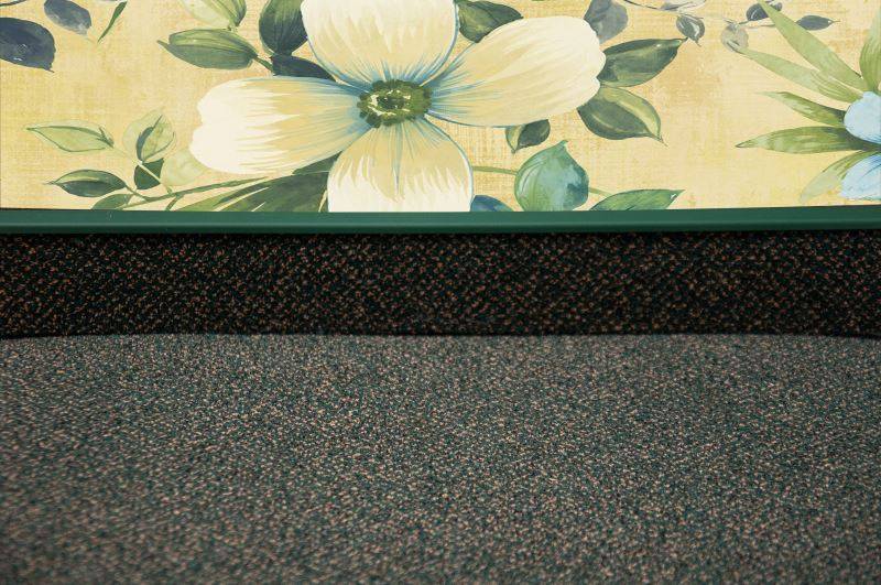 Плинтус для ковролина "Korner" Listwa зеленый (2500*13,8*50 мм) — купить в Ноябрьске